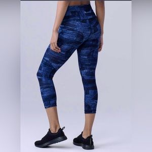 Lululemon Wunder Under Crop (Hi-Rise) size 8